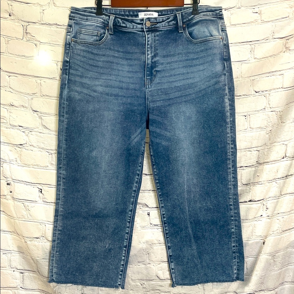 Zenana Wide-Leg Frayed Ankle Length Hem Blue Jeans Size 30 Excellent Condition